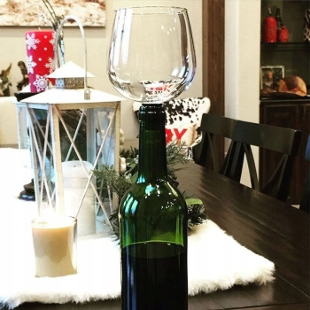 Wkręcany kieliszek konesera wina do butelki prezent