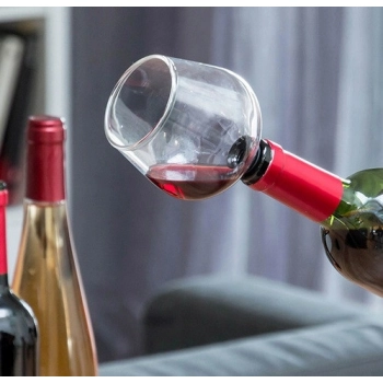 Wkręcany kieliszek konesera wina do butelki prezent